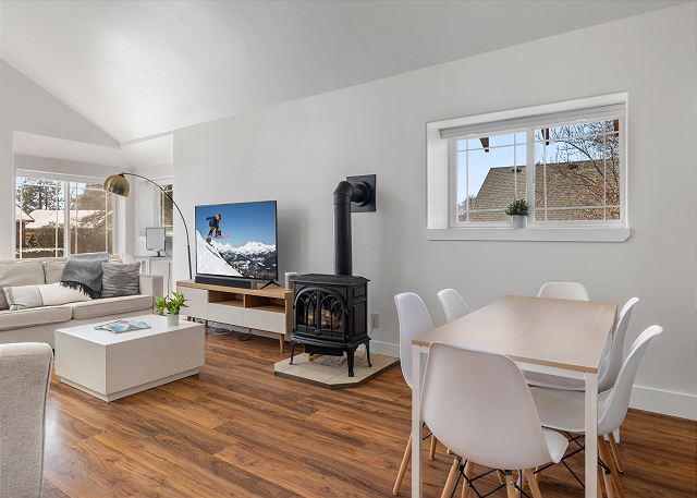 New! Charming Bend Cottage | 5 Min Walk to Downtown 9