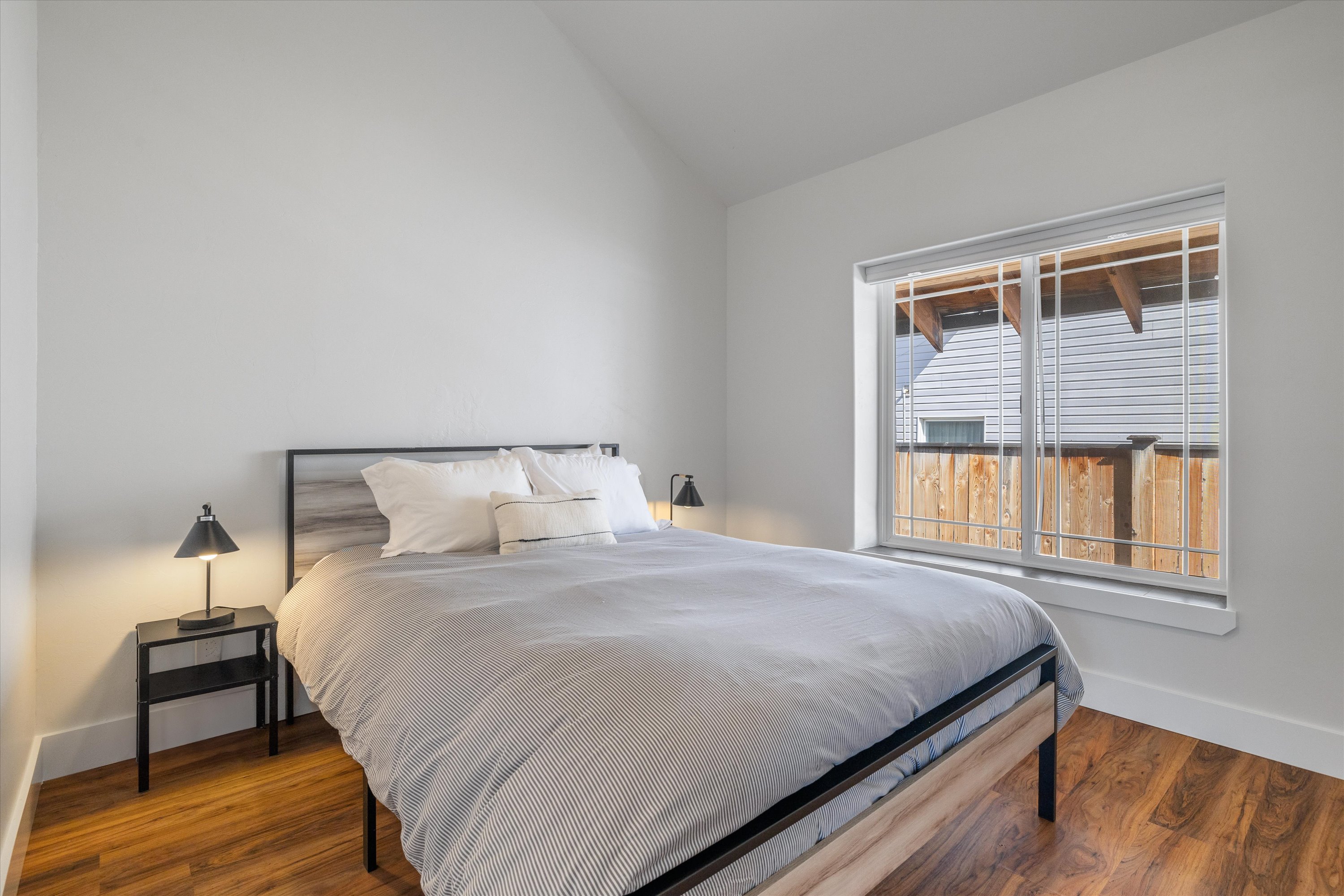 New! Charming Bend Cottage | 5 Min Walk to Downtown | Photo 16