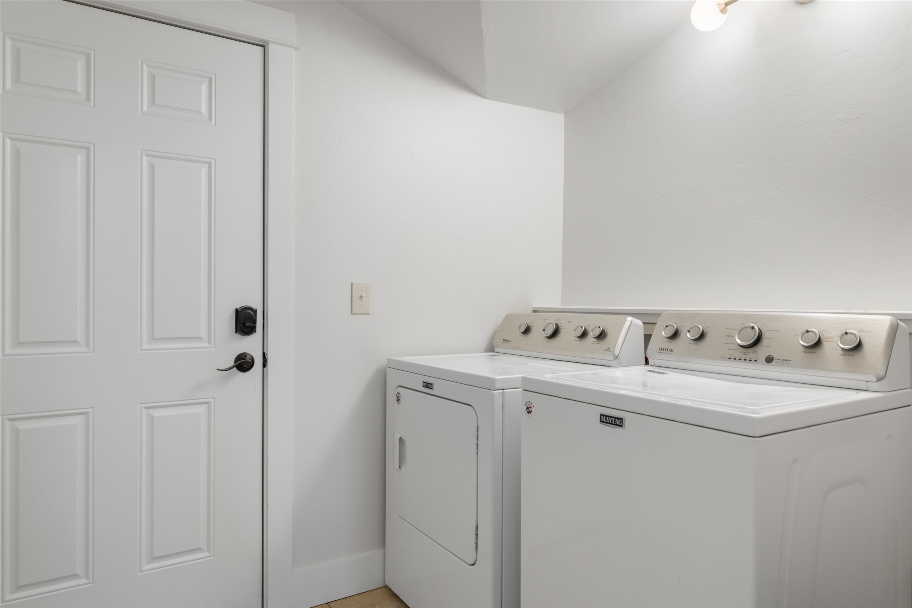 New! Charming Bend Cottage | 5 Min Walk to Downtown | Photo 27