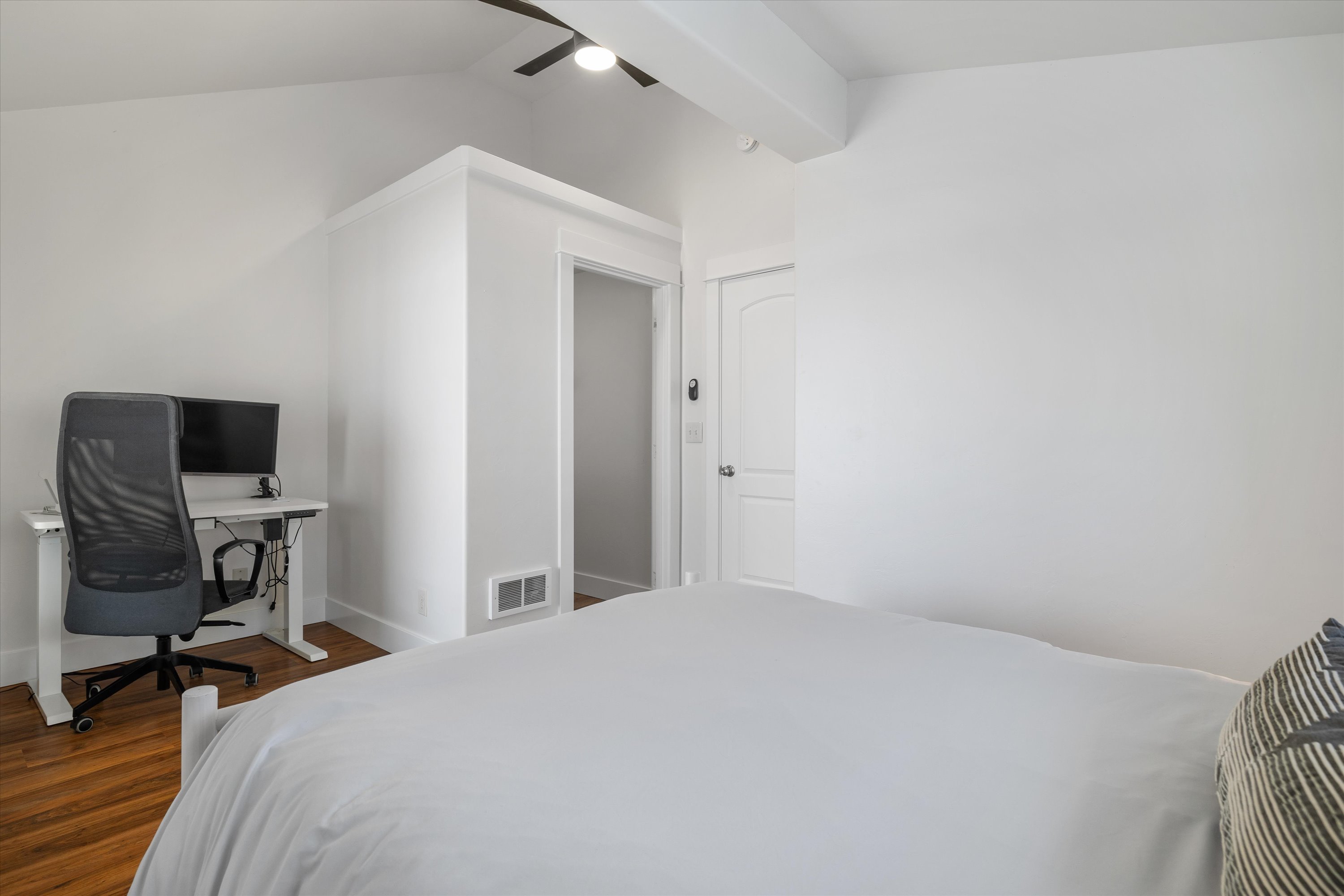 New! Charming Bend Cottage | 5 Min Walk to Downtown | Photo 19