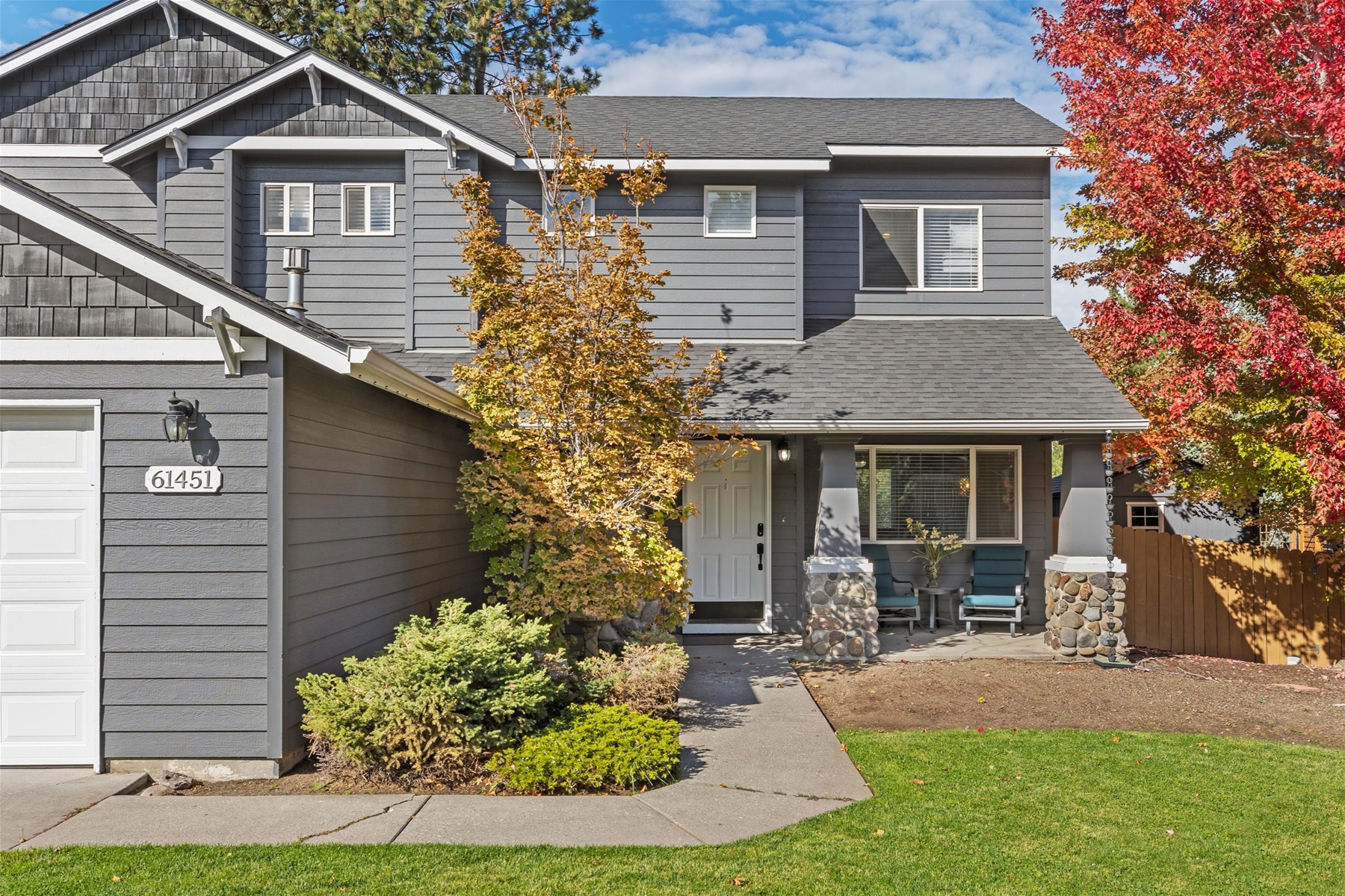Rock Bluff Lane, sleeps 10, A/C, fenced backyard, hot tub.