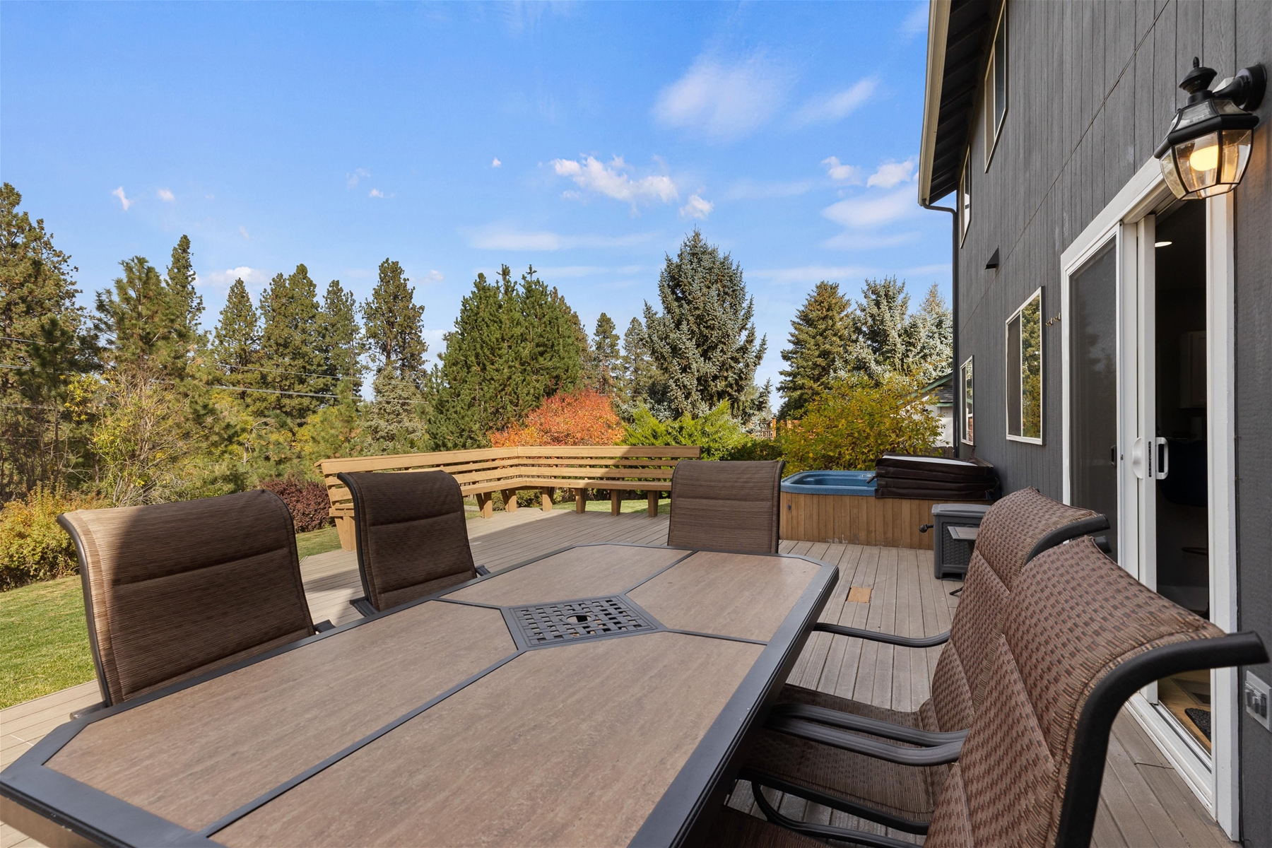 Enjoy al fresco dining on the large deck – seating for 6. 