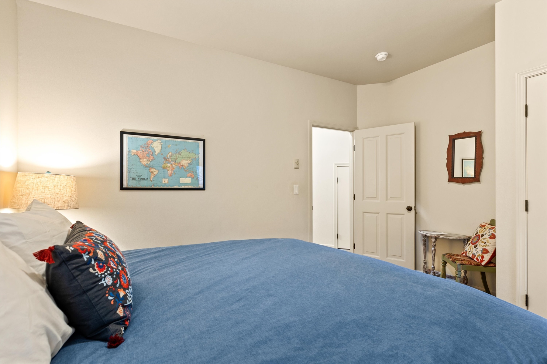King guest room (lower level). 