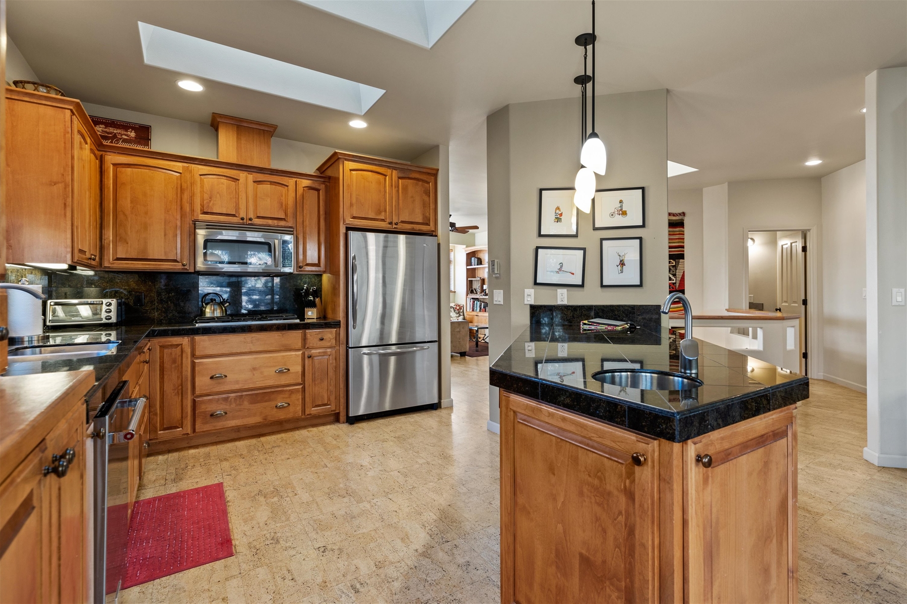 Fully equipped gourmet kitchen, granite counter tops. 
