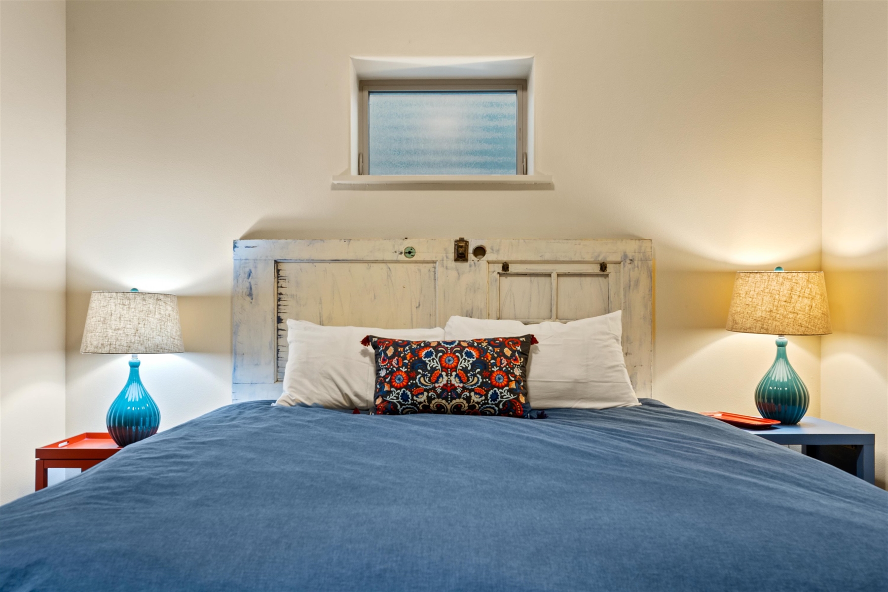 King guest room (lower level). 