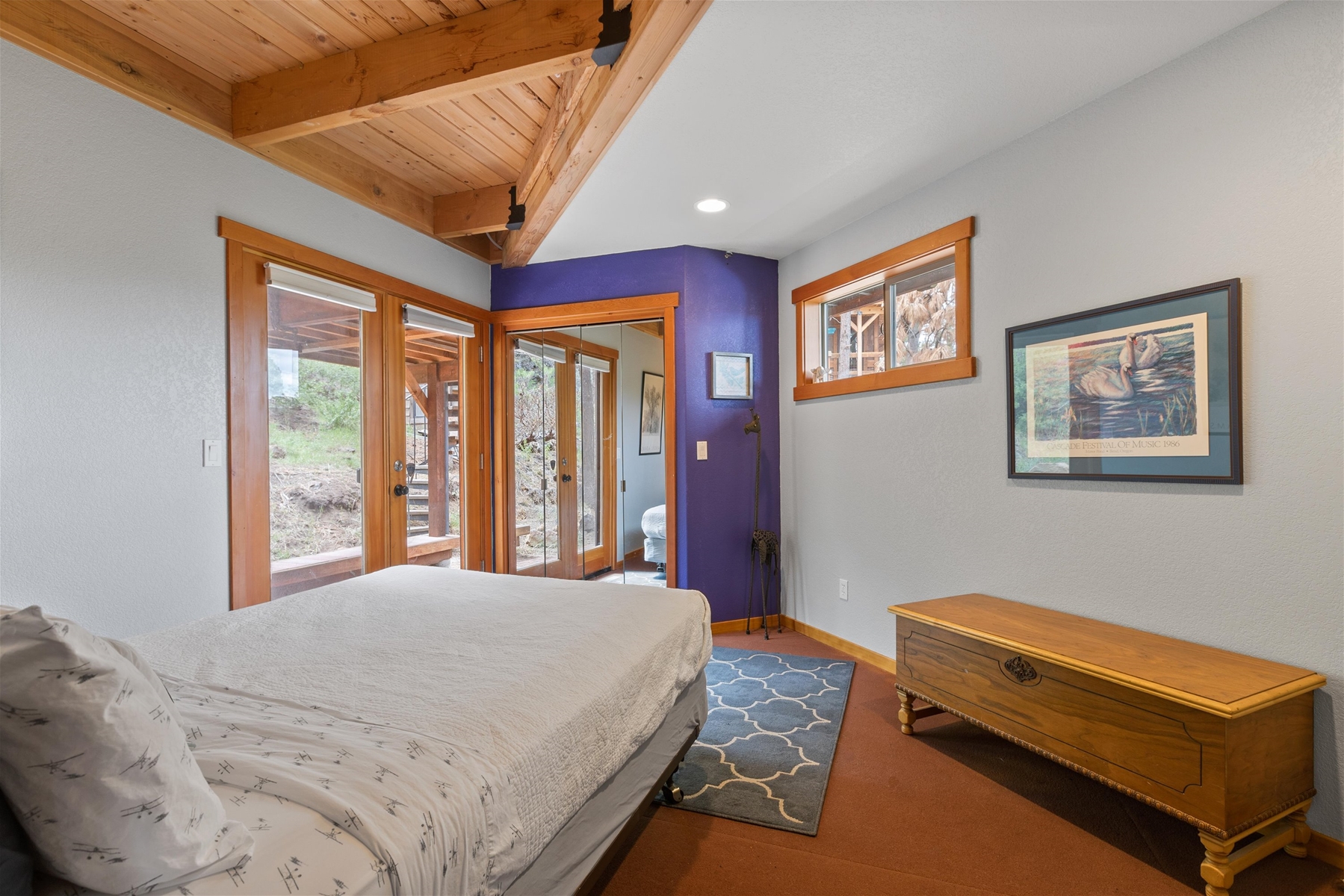 Bedroom #2: Queen guest room with bench seating and private entrance to patio.