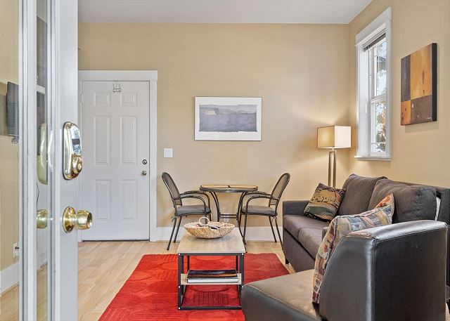 New Listing! Downtown Bend Studio | Walk Everywhere 2
