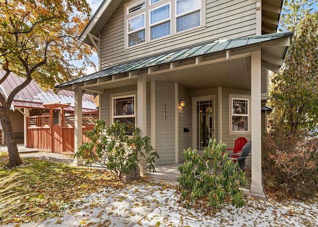 New Listing! Downtown Bend Studio | Walk Everywhere