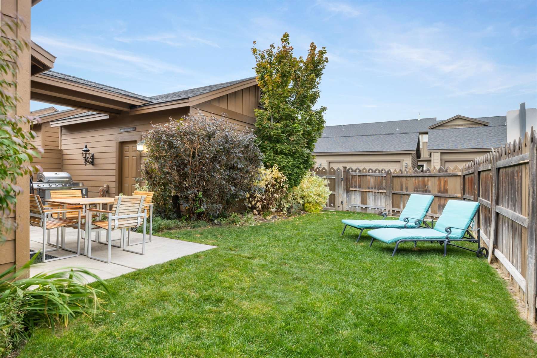 Take in the sunshine in the fenced backyard – pet friendly!