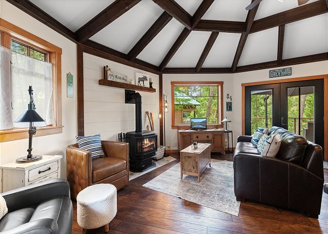 New Listing! Lakeside Retreat | Fire Pit | Deck with Lake View 6