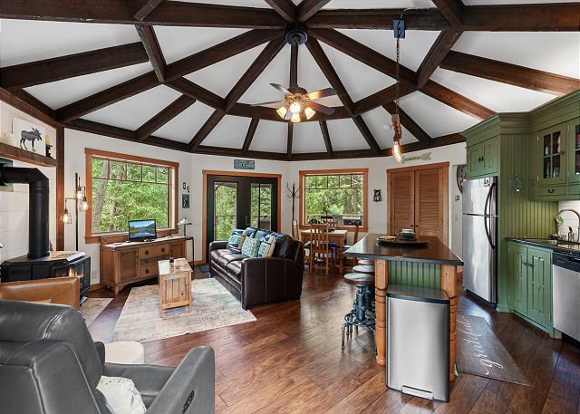 New Listing! Lakeside Retreat | Fire Pit | Deck with Lake View 3