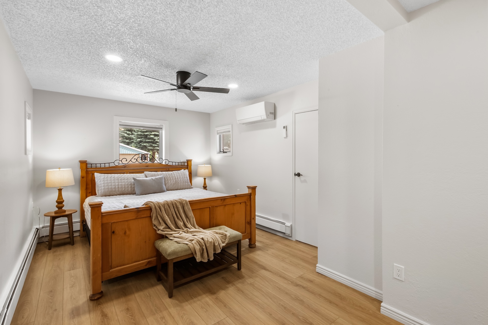Second ensuite bedroom with one king bed and private full bathroom. (located on 3rd floor)