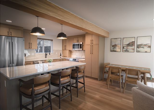 Newly Renovated Executive Townhome | Walk to Downtown Durango 3