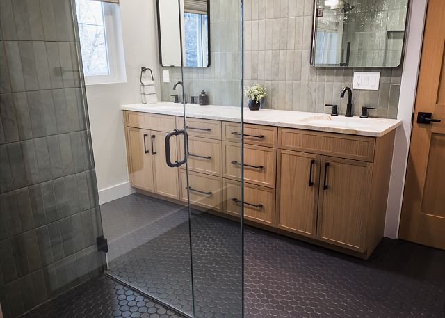 Newly Renovated Executive Townhome | Walk to Downtown Durango 5