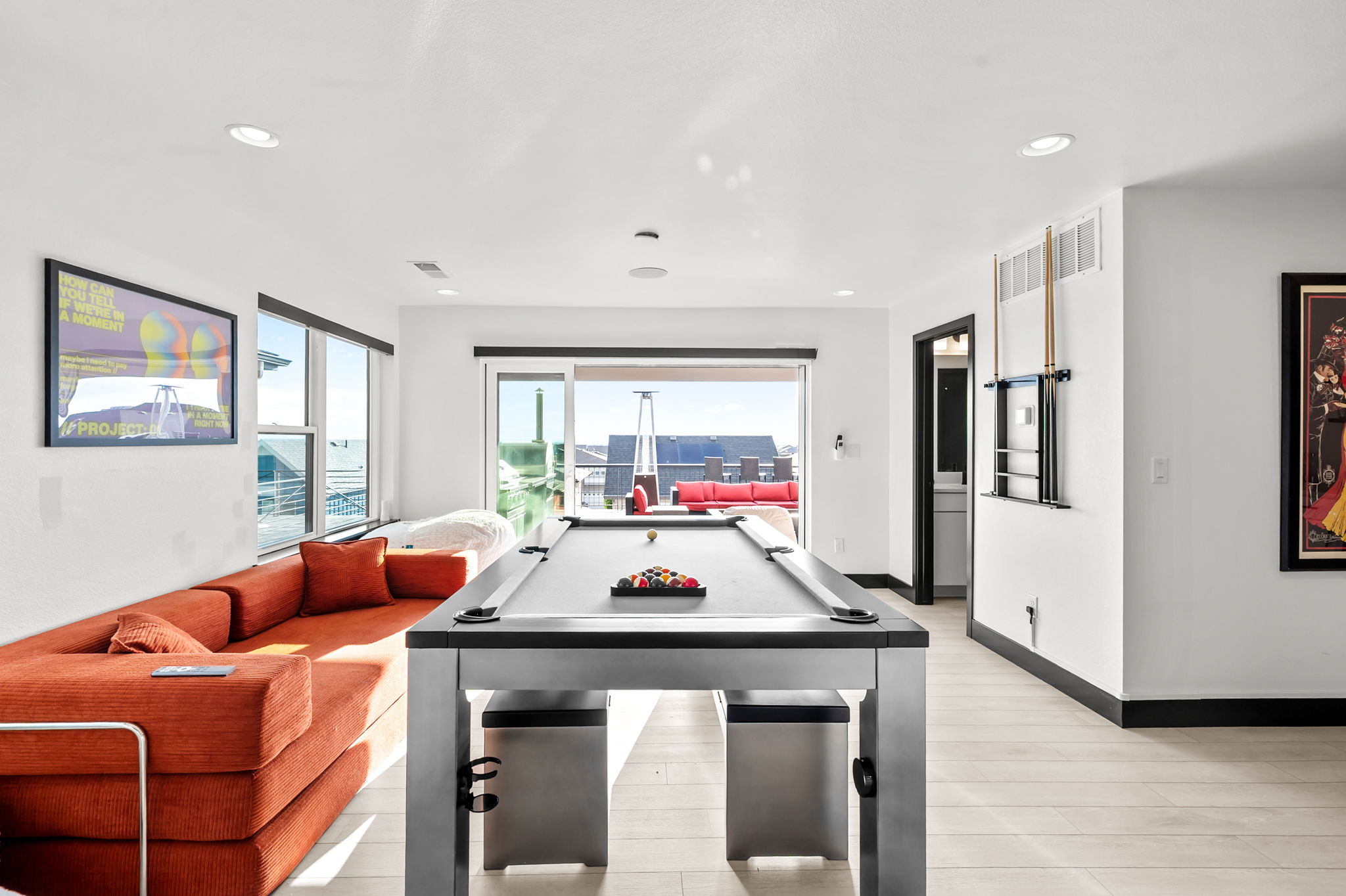 Game room with 100