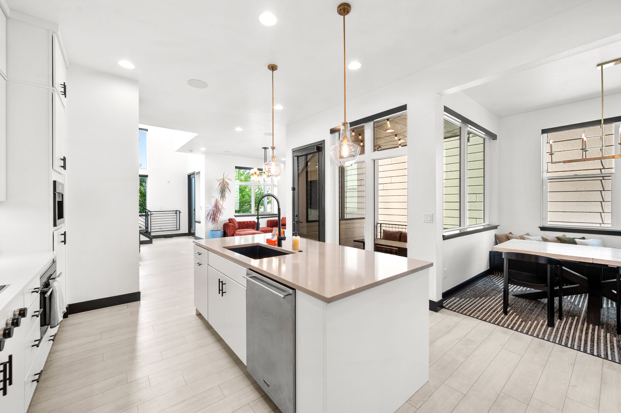Whip up your favorite meals in this beautifully designed kitchen – includes breakfast bar seating for 3. 