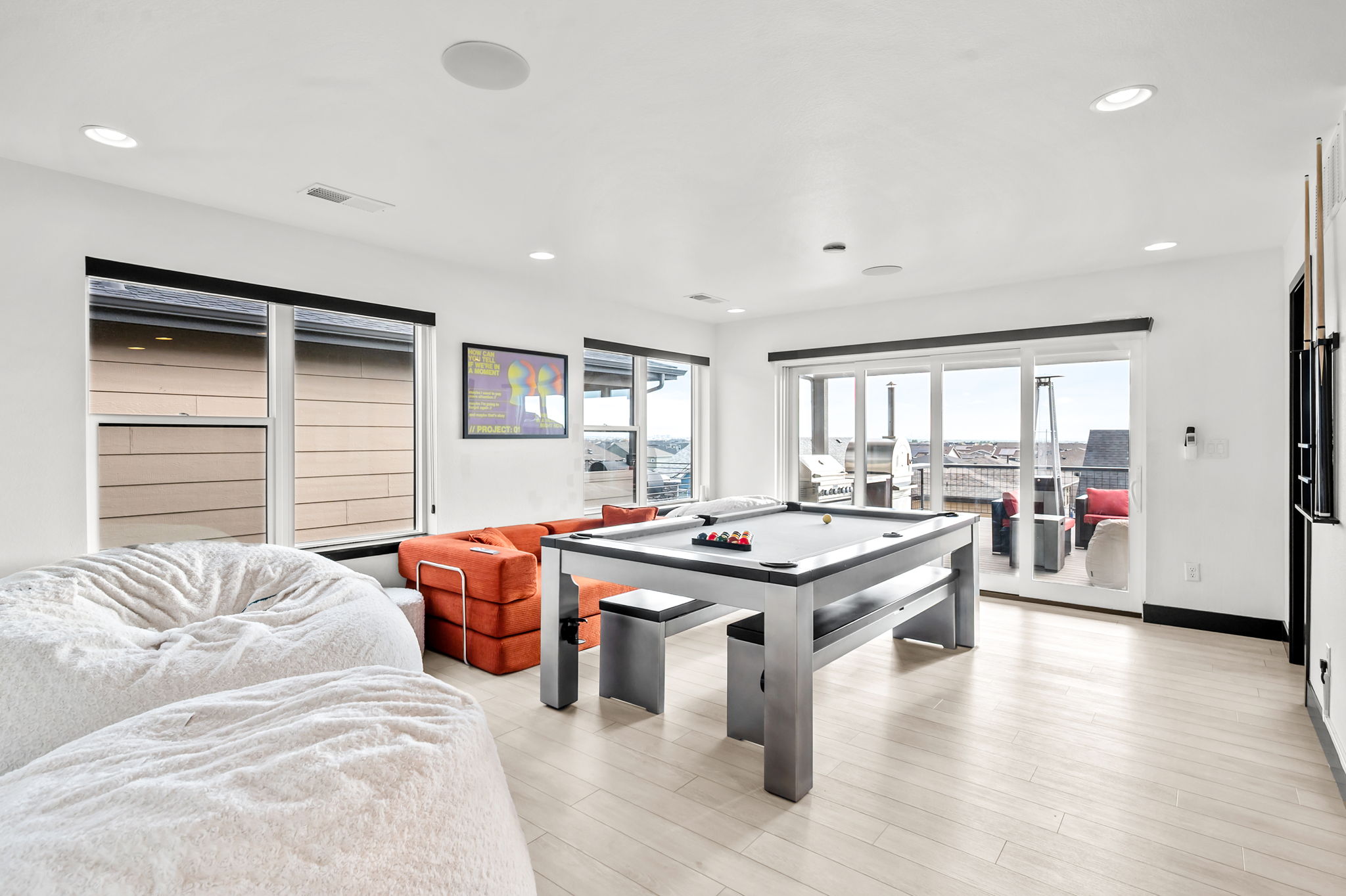 Game room with 100