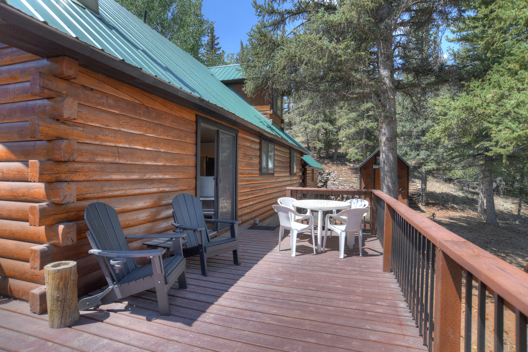 Large 3/4 wrap-around deck.