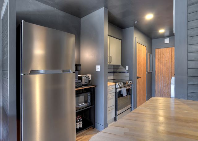 New Listing! Cliffside Studio | AC, Pool, Hot Tub, Golf & Ski 3