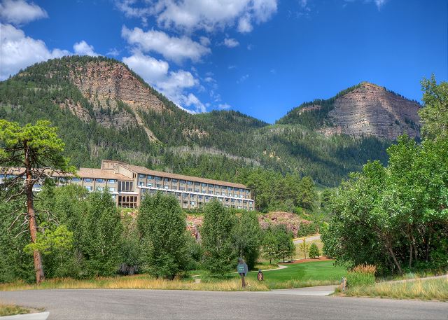 New Listing! Cliffside Studio | AC, Pool, Hot Tub, Golf & Ski 6