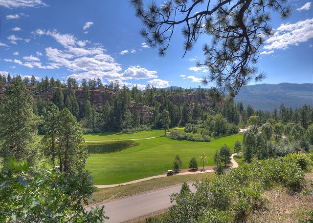 New Listing! Cliffside Studio | AC, Pool, Hot Tub, Golf & Ski 5