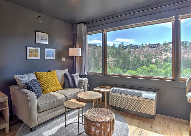 New Listing! Cliffside Studio | AC, Pool, Hot Tub, Golf & Ski 2
