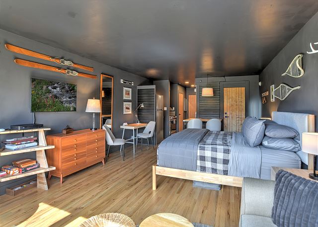 New Listing! Cliffside Studio | AC, Pool, Hot Tub, Golf & Ski