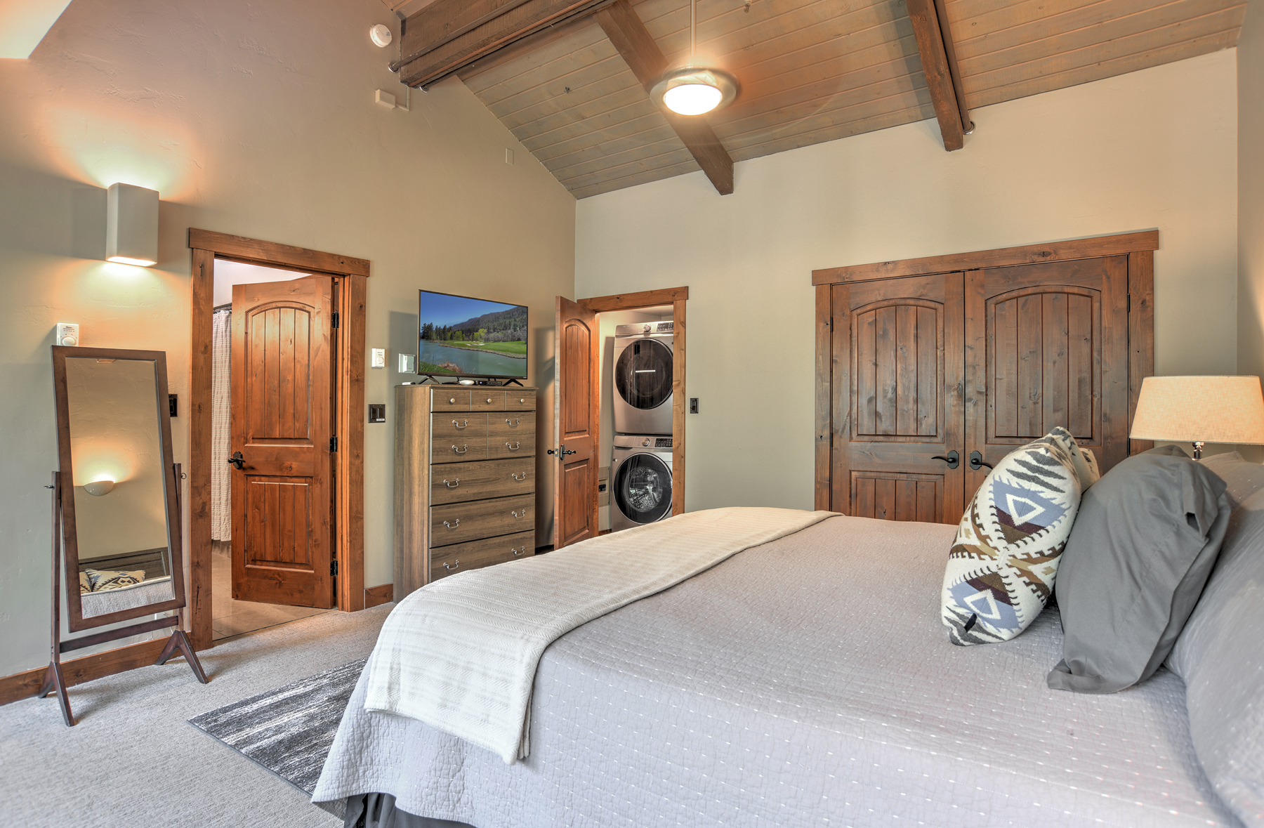New! Highpoint Overlook | AC, Pool, Hot Tub, Golf & Ski | Photo 20