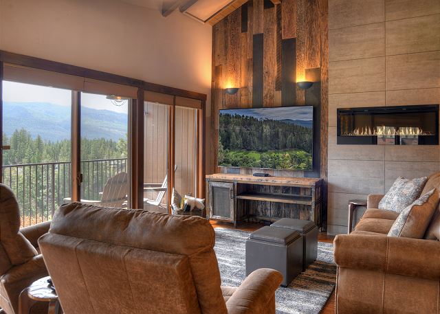 New! Highpoint Overlook | AC, Pool, Hot Tub, Golf & Ski