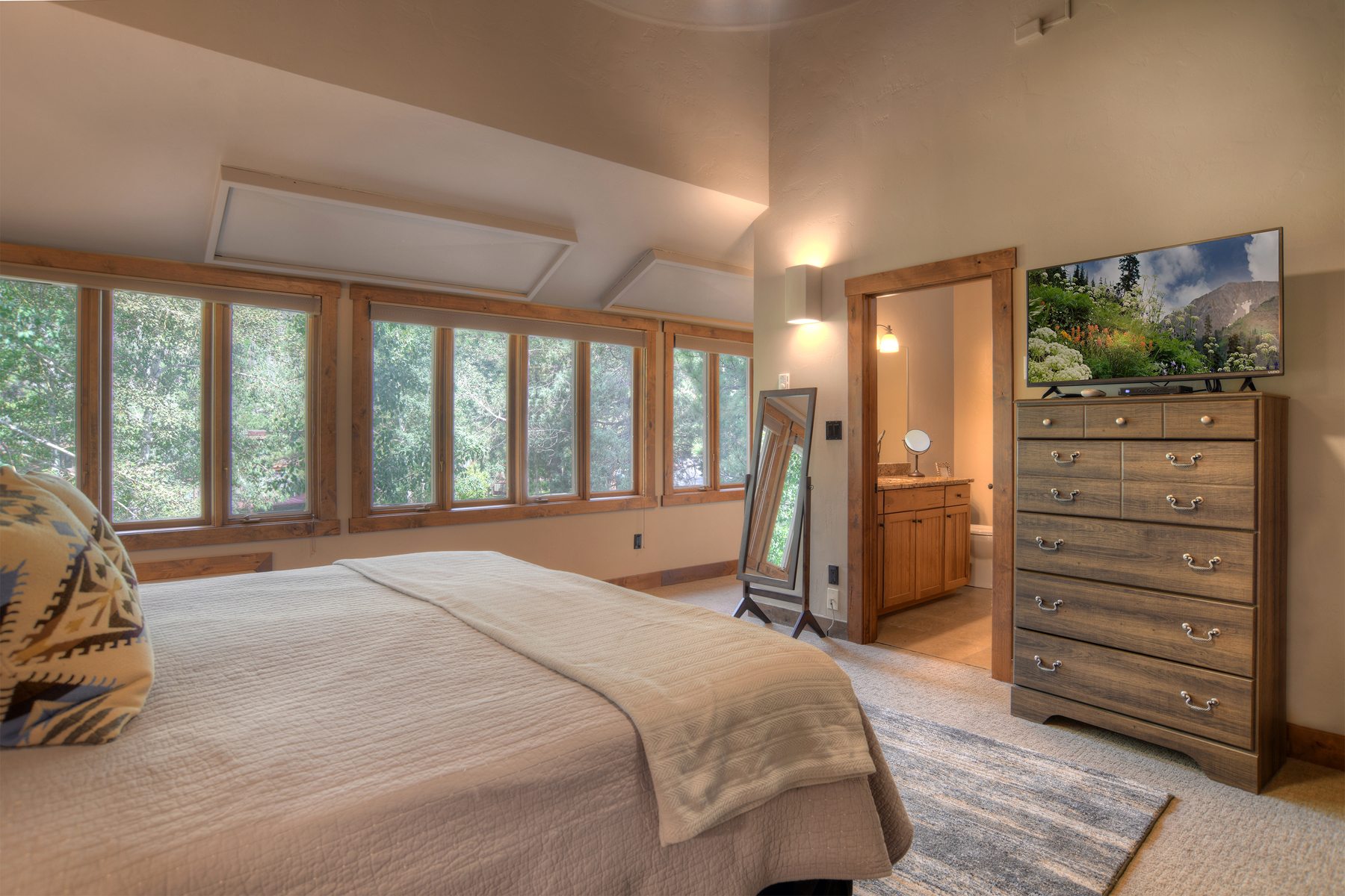 New! Highpoint Overlook | AC, Pool, Hot Tub, Golf & Ski | Photo 18