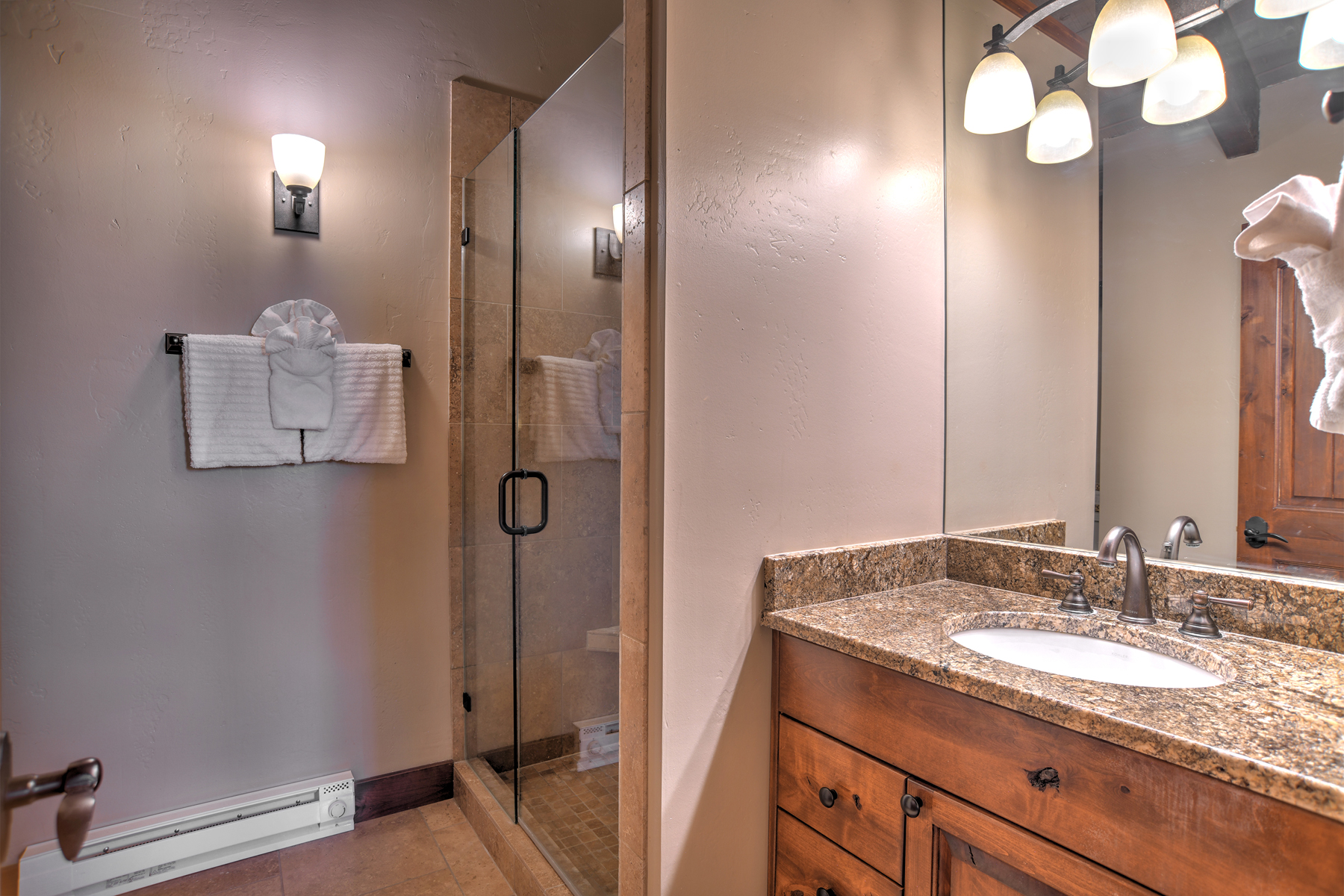 New! Highpoint Overlook | AC, Pool, Hot Tub, Golf & Ski | Photo 26