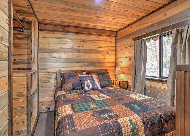 New! Fern Creek Cabin | Mtn & River Views | Ride ATVs from Home 5