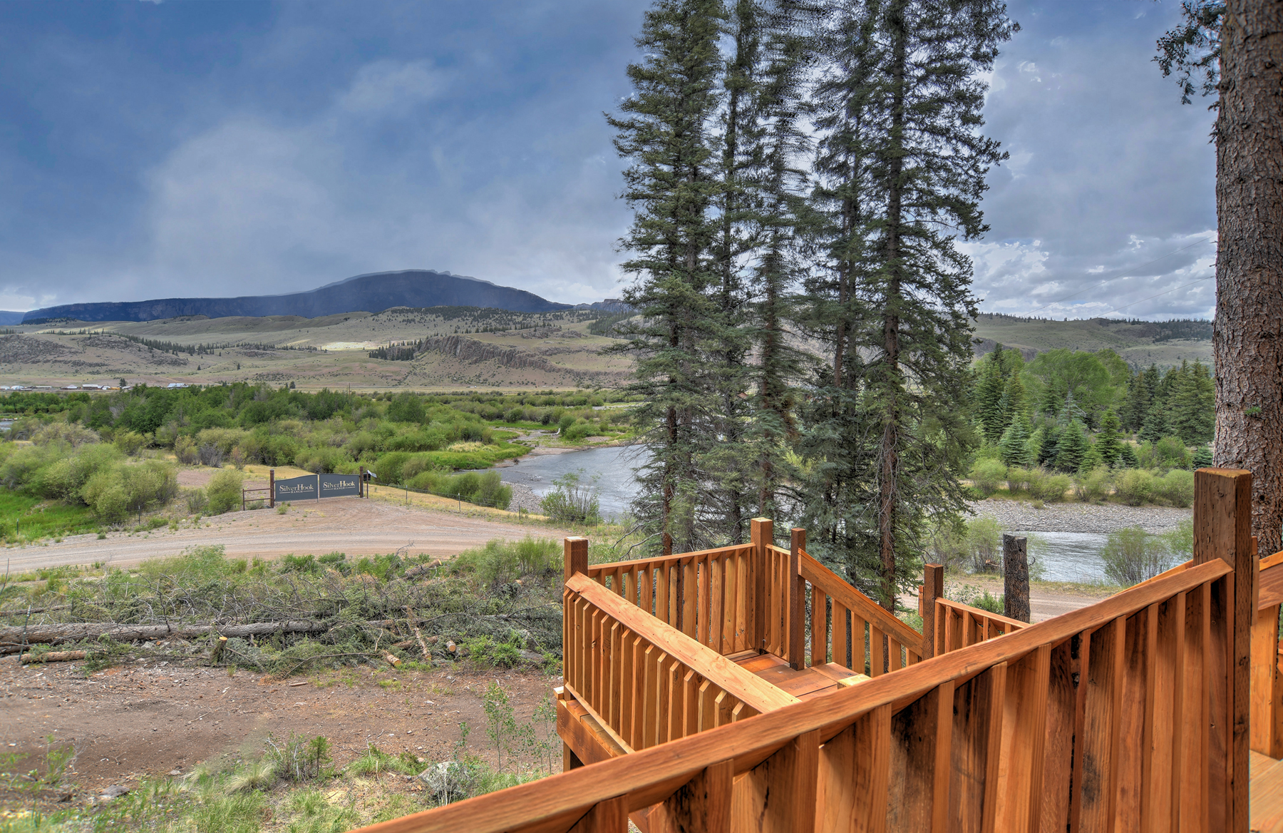 Stunning mountain and river views. NO river access