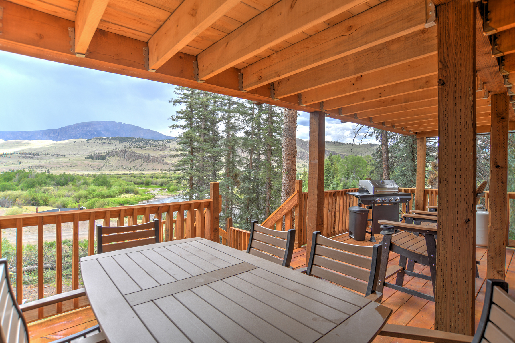 Expansive deck perfect for entertaining. 