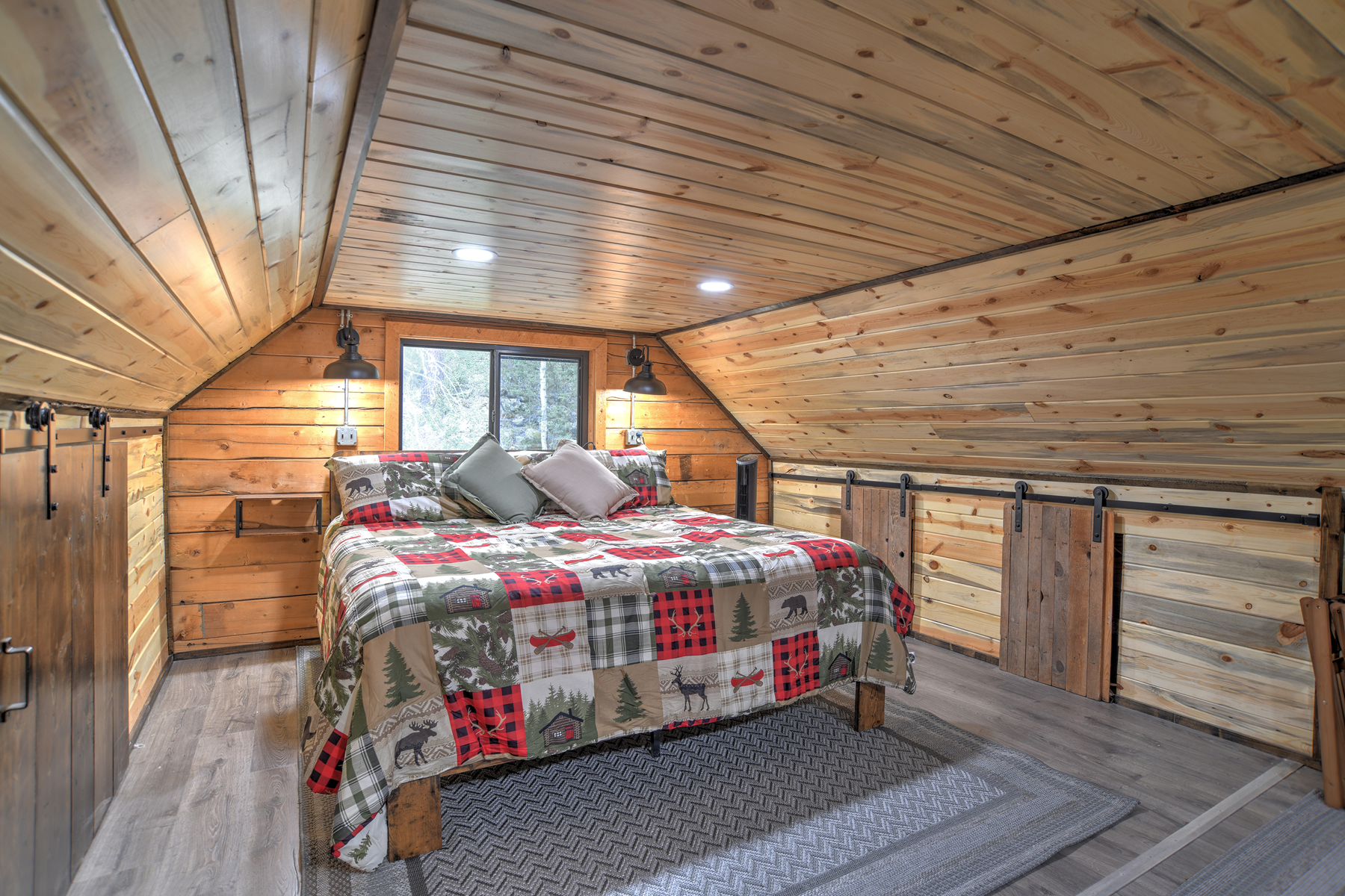 King and queen beds. Steep Stairs to access