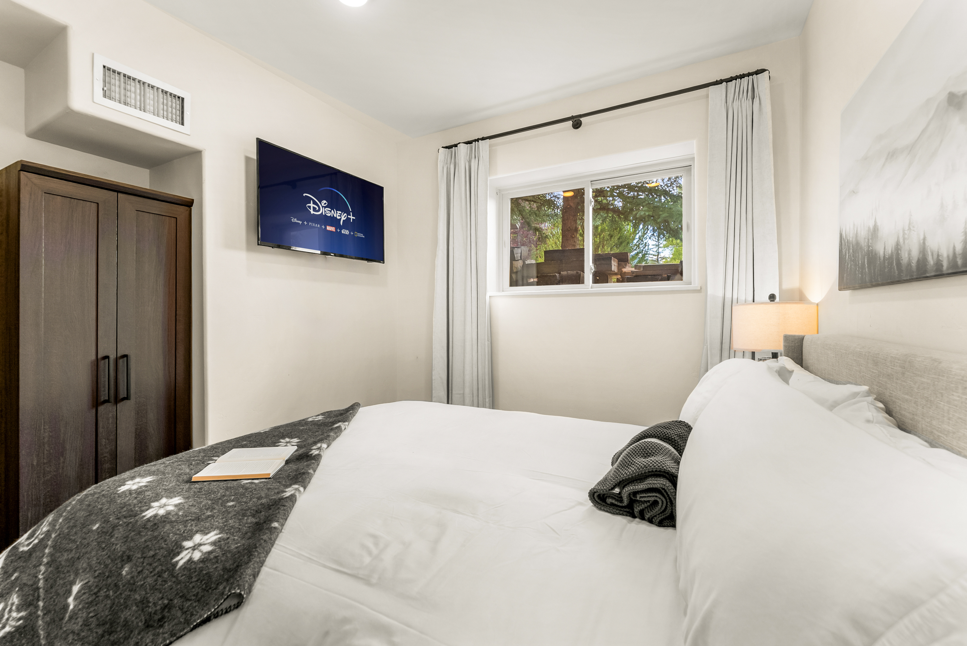 Bedroom 3: Queen bed, lower floor