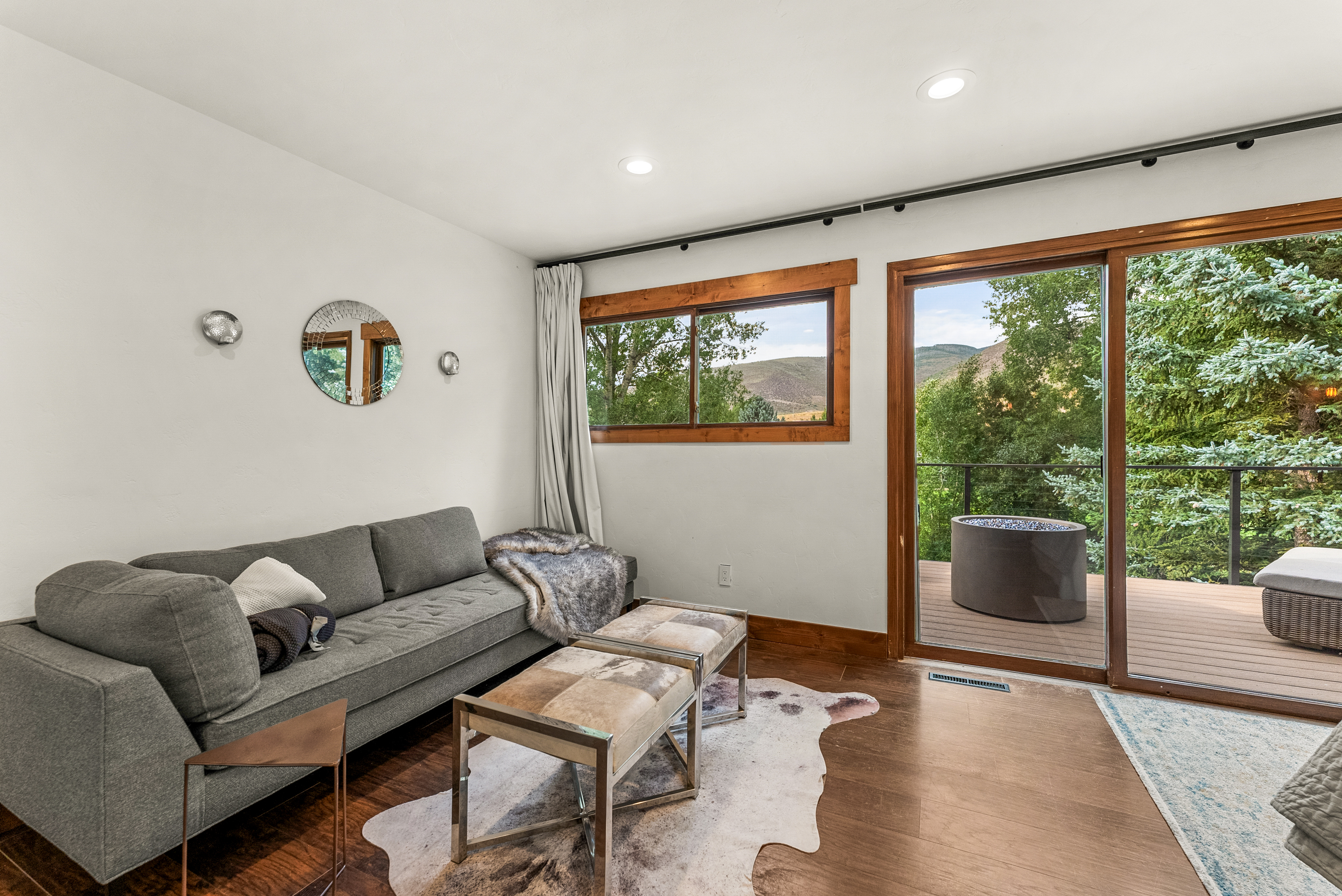 Bedroom 1: California king bed, walk-in closet, couch, private balcony, en-suite bathroom, upper floor