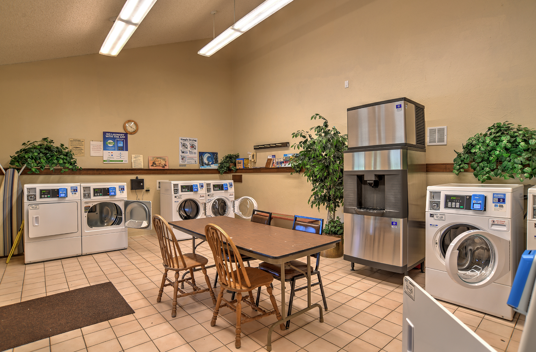 Guest services building near condo includes ice maker and additional washers/dryers. 