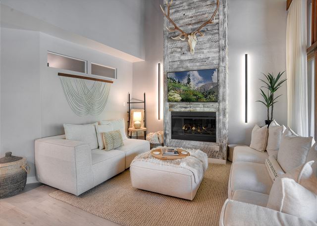 Mountain Modern Condo | AC, Pool, Hot Tub, Golf & Ski