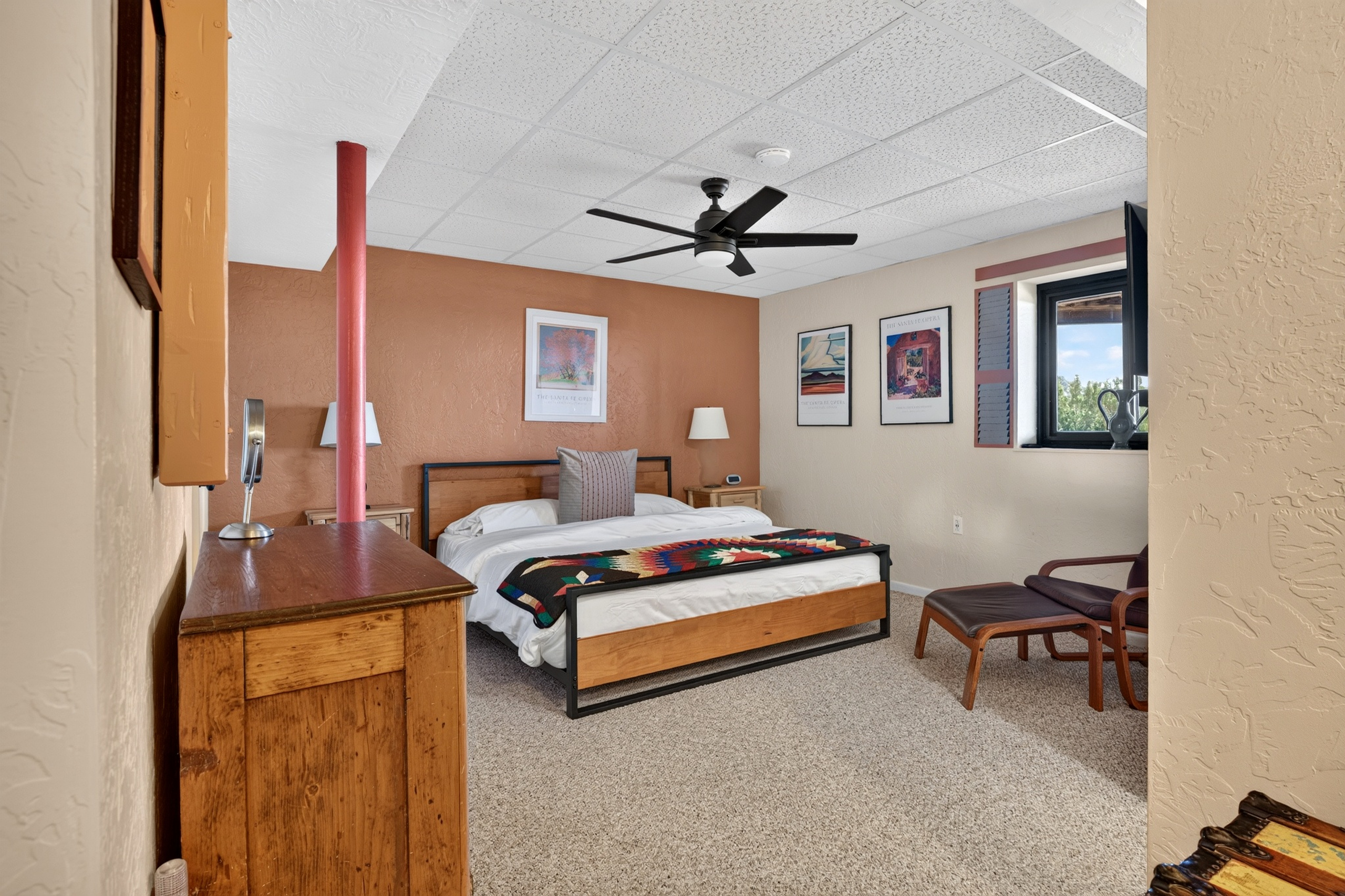 Bedroom 3: Queen Bed with ensuite bathroom (Lower Level)