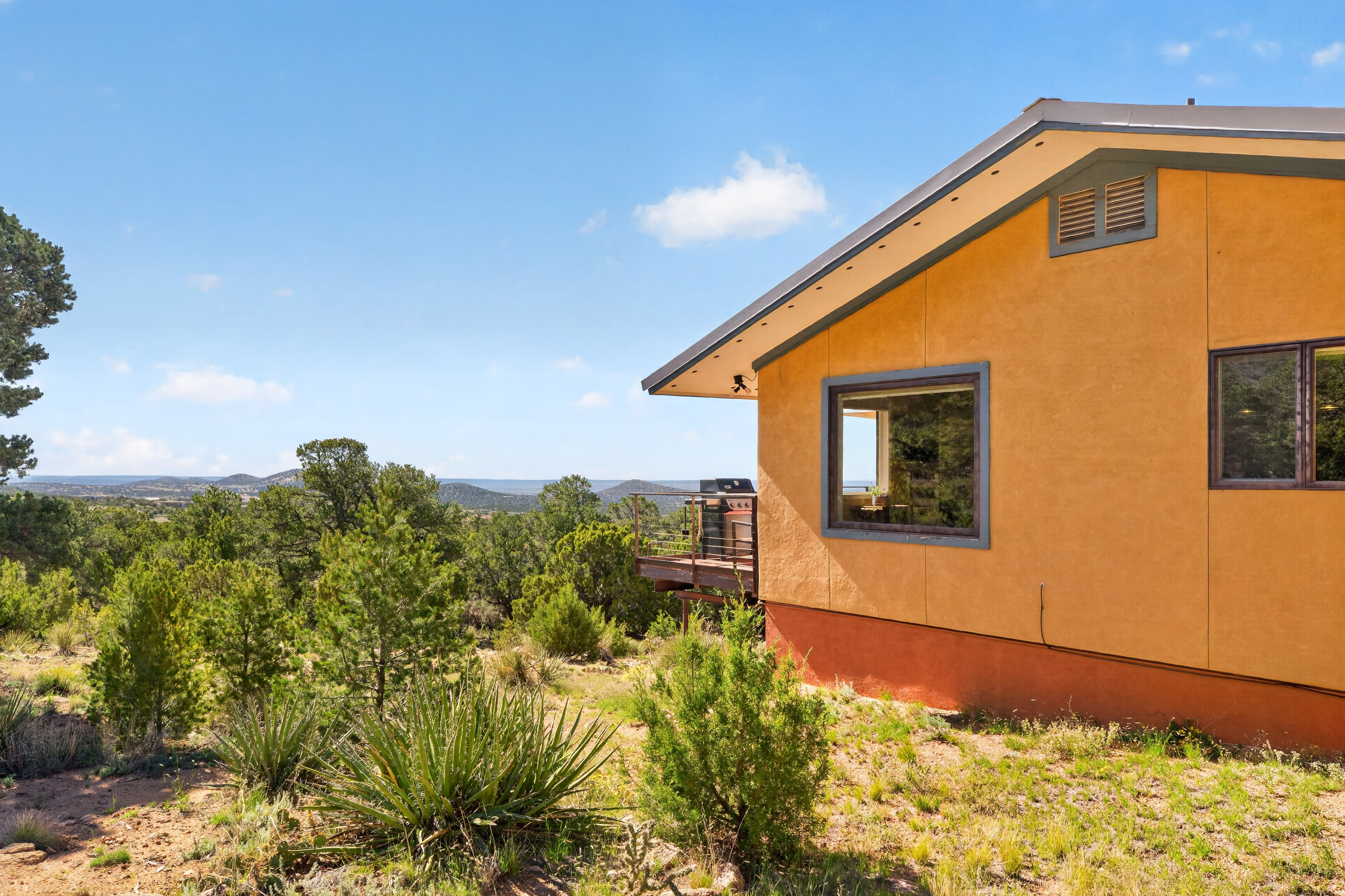 Exterior view of Vista Bonita.