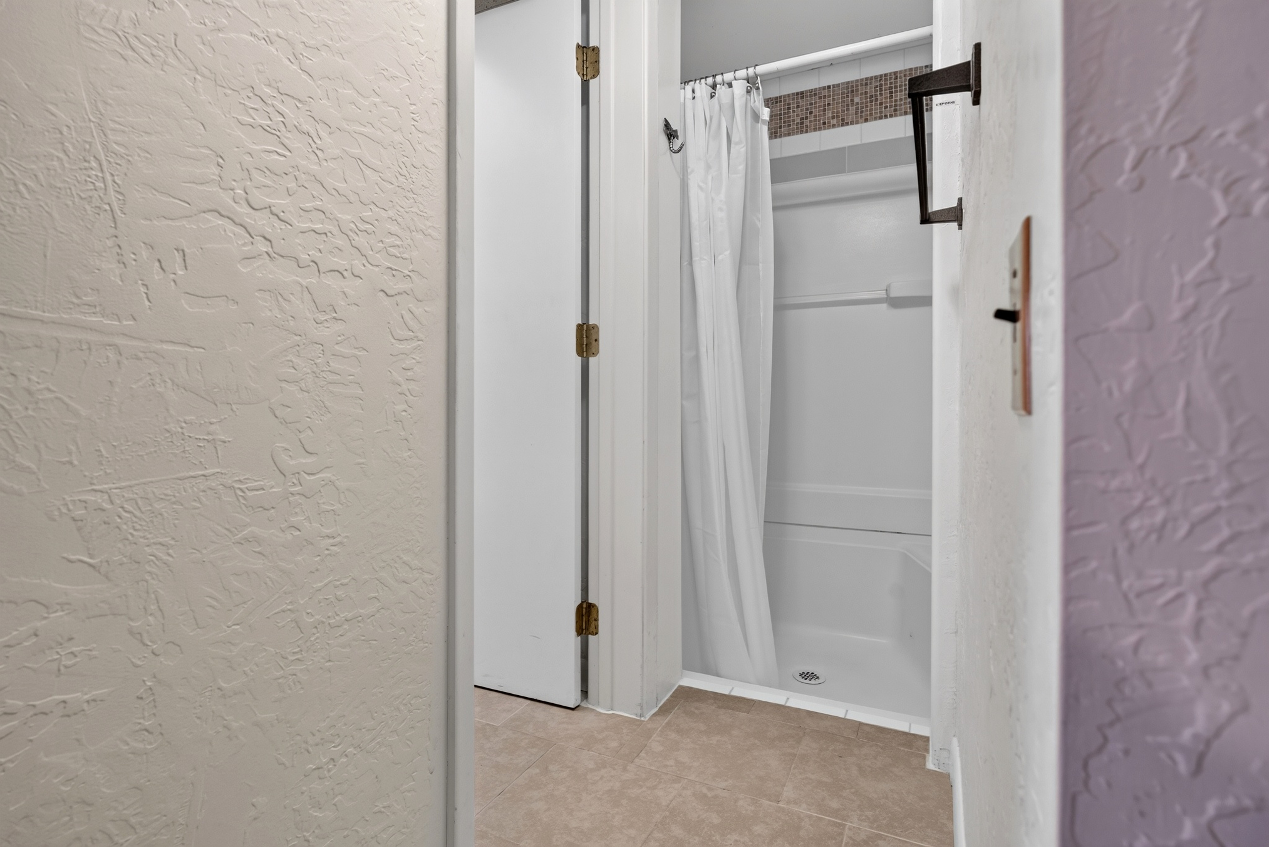 Full Bathroom 3: Shower only - Ensuite (Lower Level)