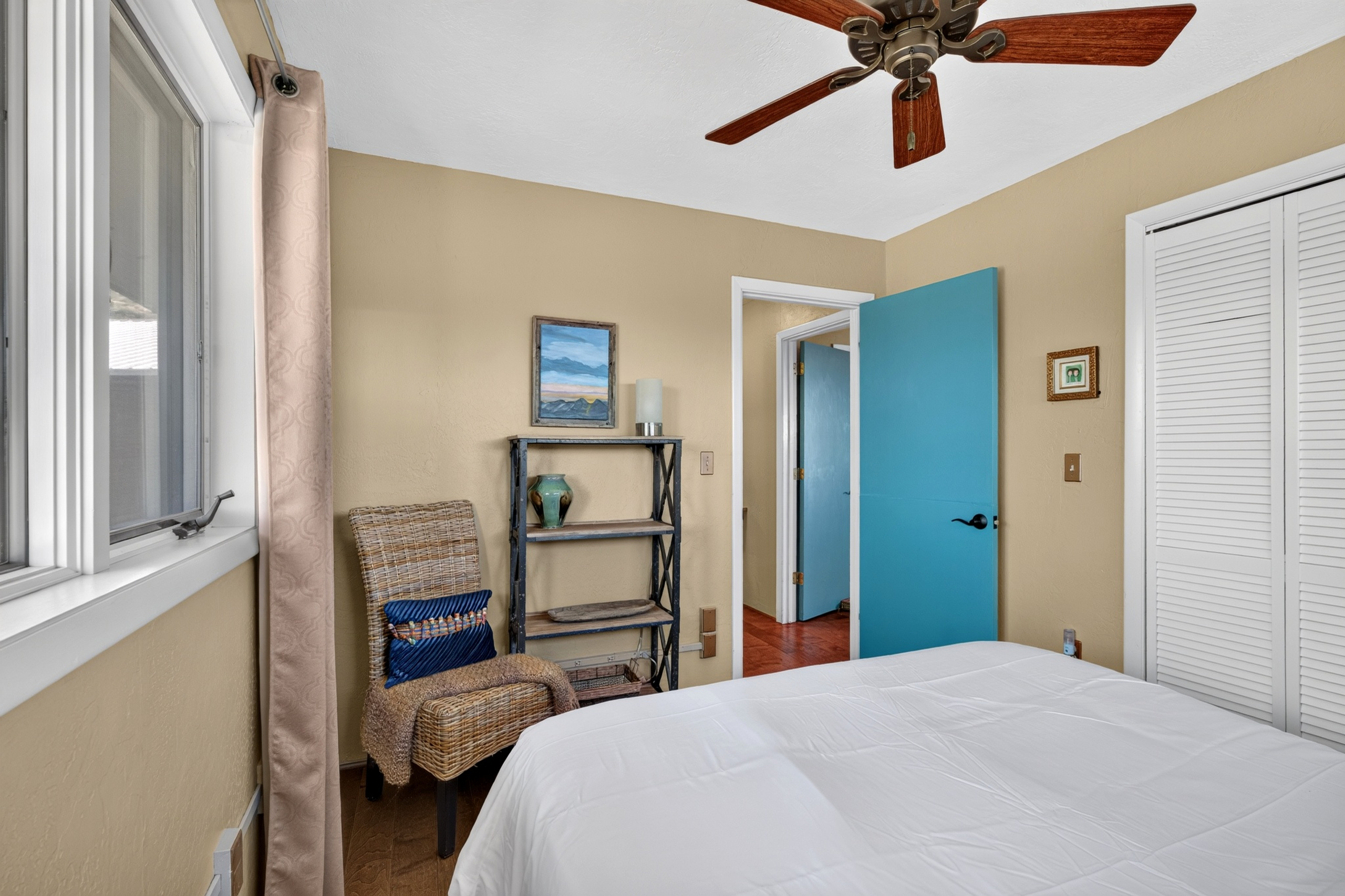 Bedroom 2: Queen Bed (Main Level)