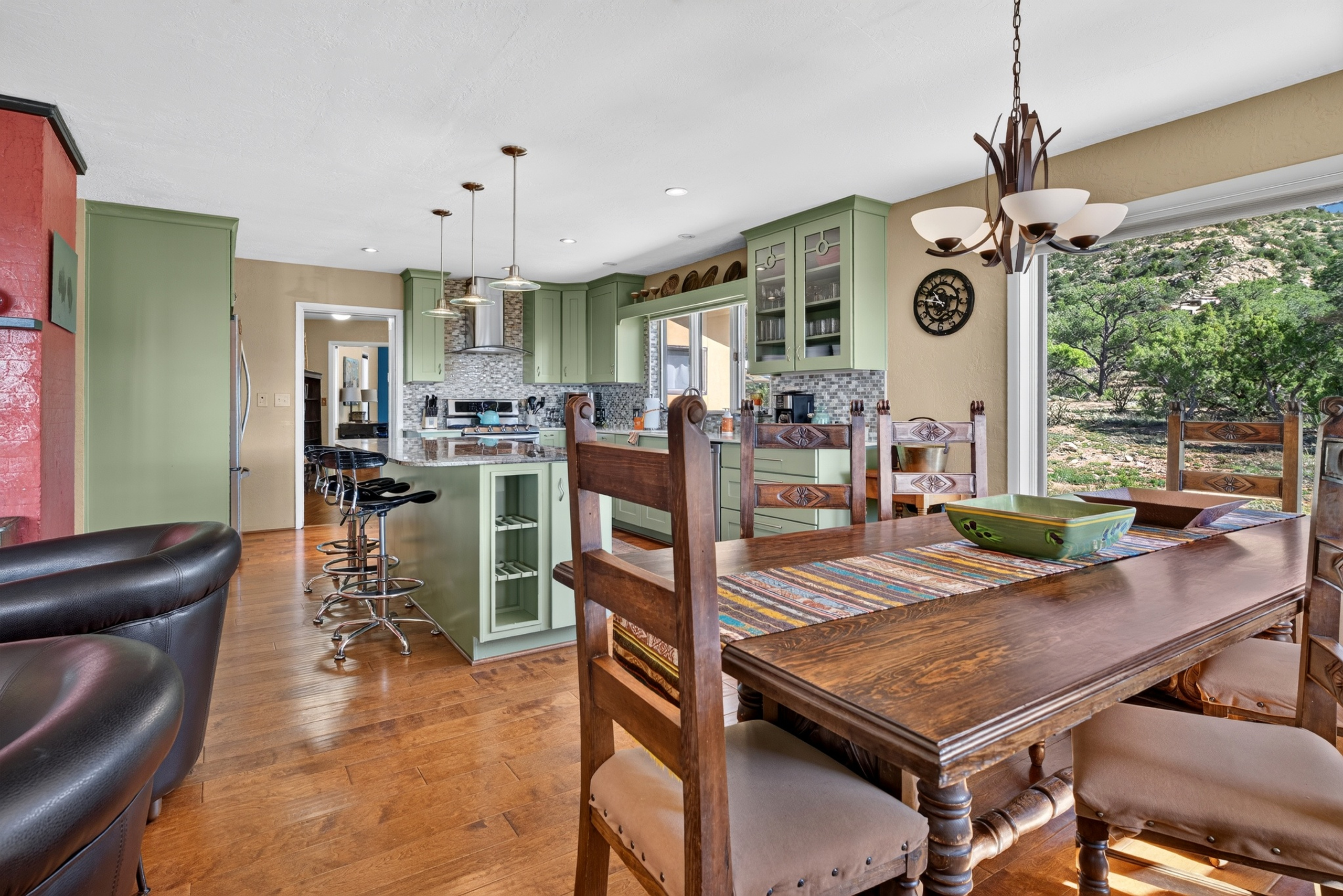 Dining area with room for the whole group to gather.