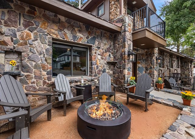 New! 5BR Retreat at Munn Park Lodge | Wine Room | Sauna | Wellness Room