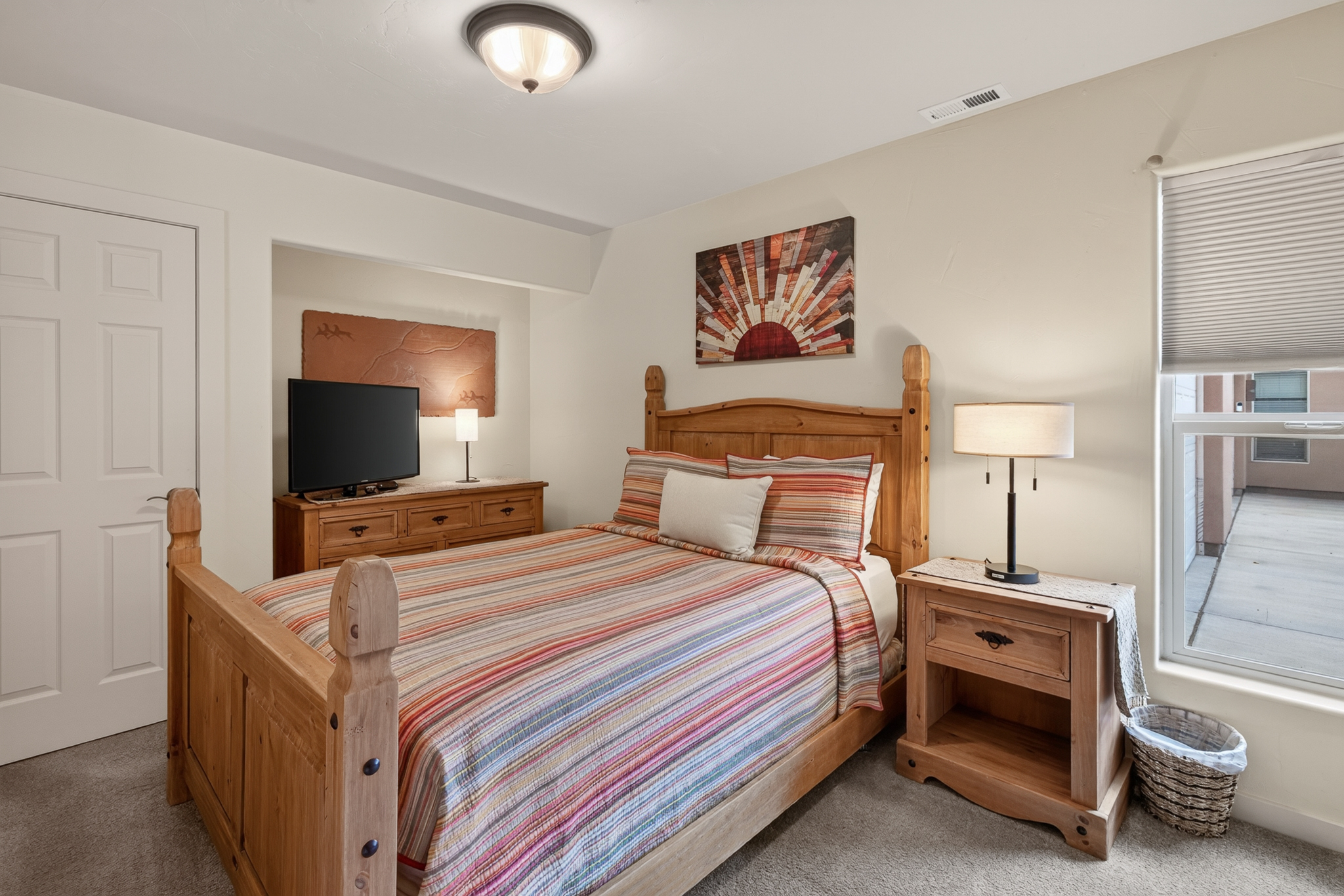 Guest Queen bedroom.
