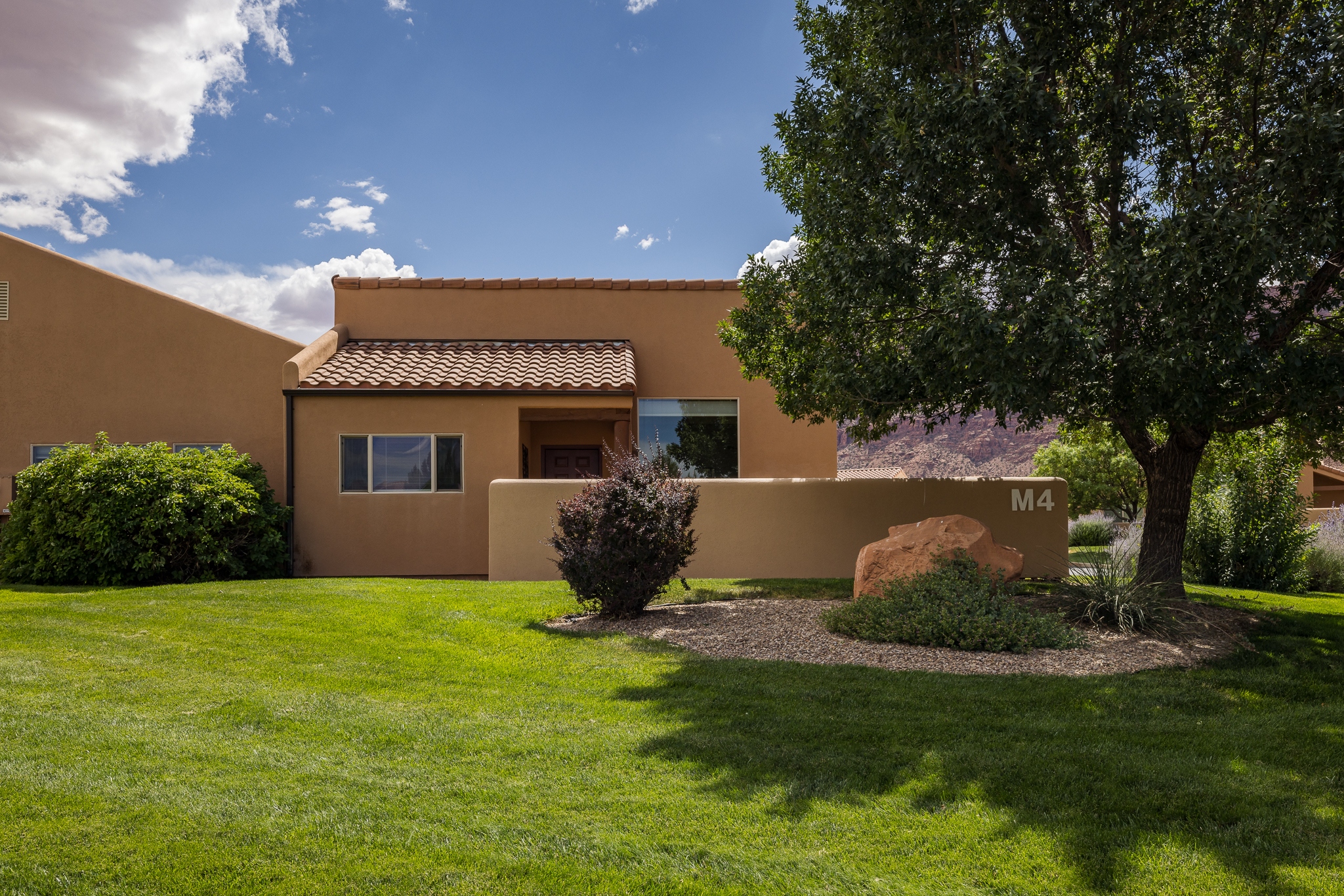 Canyon views surround the home! Welcome to Rim Village – Unit M4. 