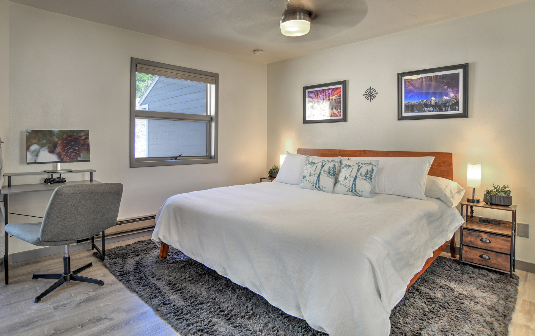 Master Bedroom - King TV, Desk (with monitor) and deck access