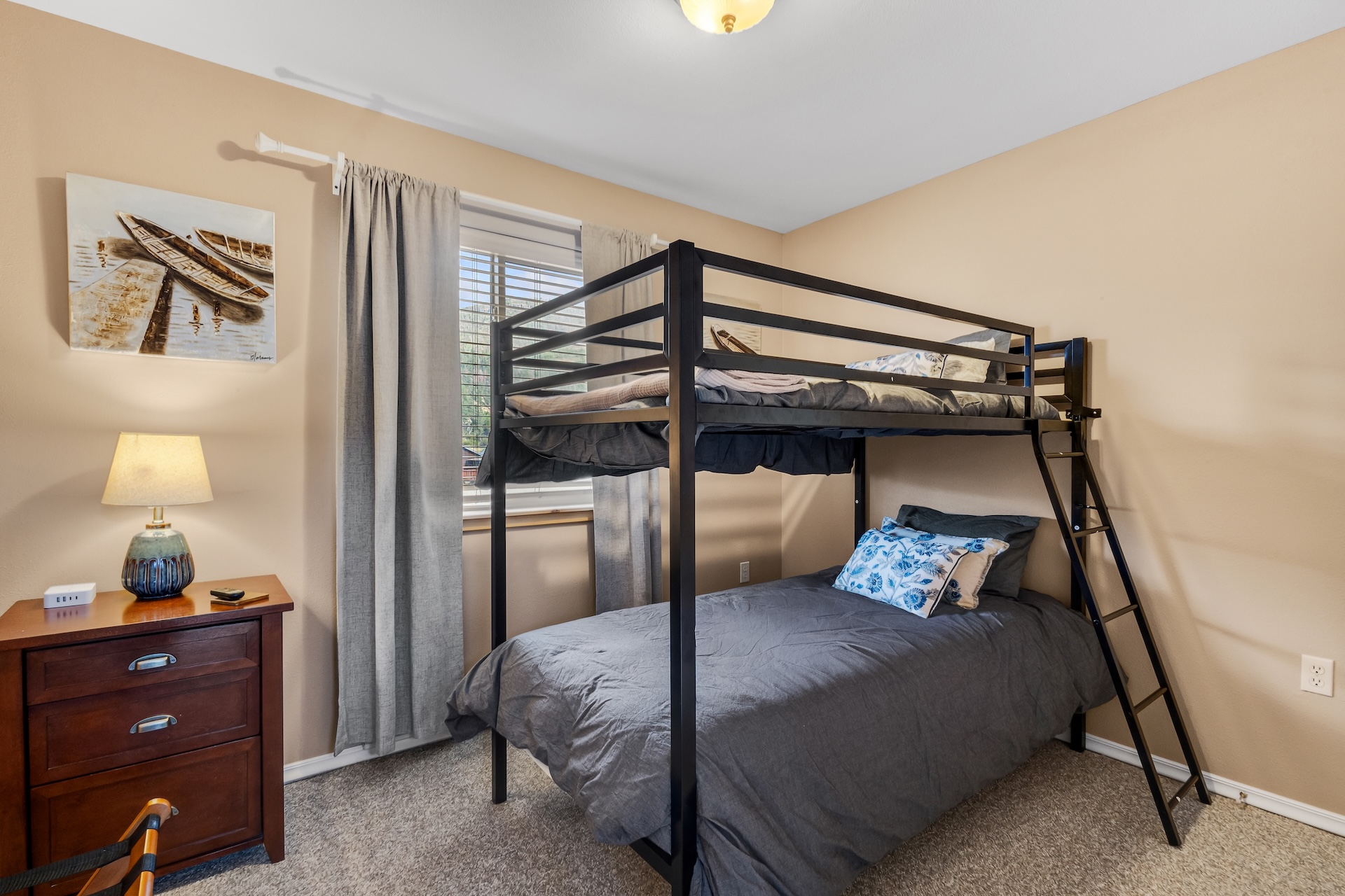 New Listing! Spacious 4BR | Private Hot Tub | Fire Pit | Near Wolf Creek | Photo 31