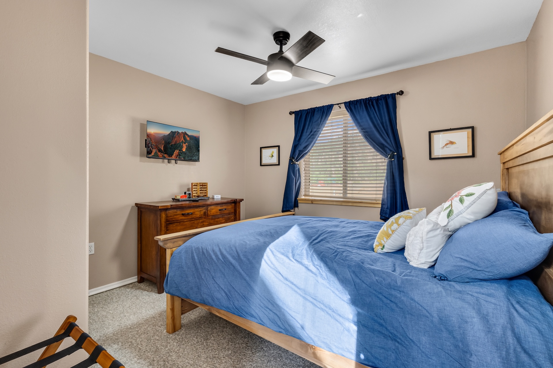 New Listing! Spacious 4BR | Private Hot Tub | Fire Pit | Near Wolf Creek | Photo 27